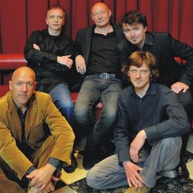 Bild: White Hot & Blue