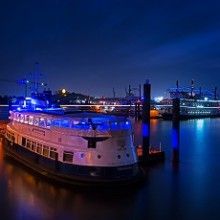 Bild: Hamburgs exklusivste Hafenrundfahrt - Adventsfahrt auf der Elbe