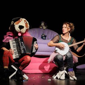 Bild: Das Neinhorn - Das weite Theater