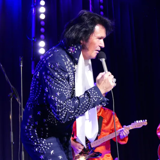 Bild: RIO The Voice Of Elvis & Bigband & Chor