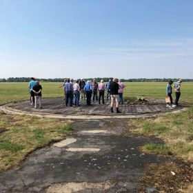 Bild: Stadtführung über den Flugplatz Gütersloh