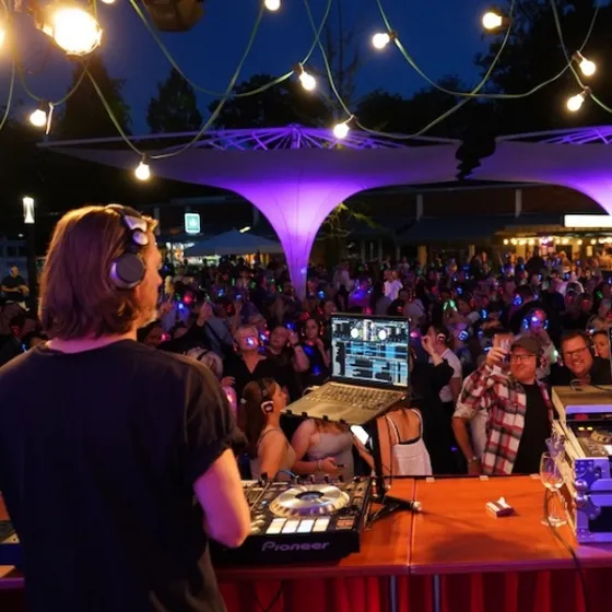 Bild: Bad Zwischenahner Open-Air Silent Party am Meer