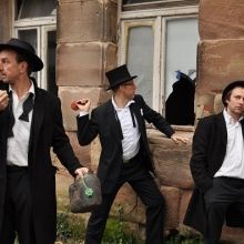 Bild: Die drei von der Brandstelle - Ewald Arenz