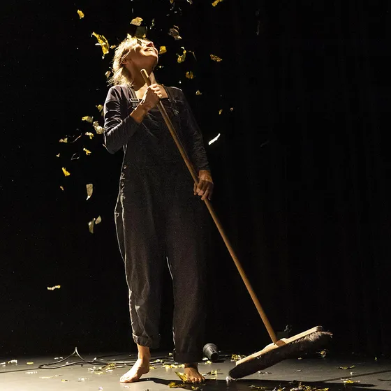 Bild: Ding - Julika Mayer & Karoline Hoffmann