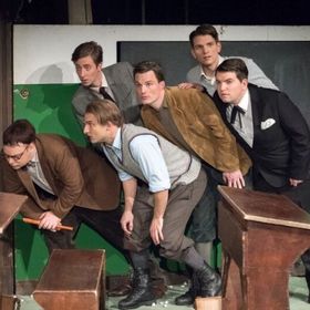 Bild: Die Feuerzangenbowle - Hamburger Kammerspiele