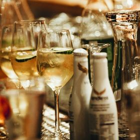 Bild: Kütsons Happy Hour - Theater Krefeld Mönchengladbach