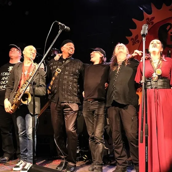 Bild: Little Wing & Friends