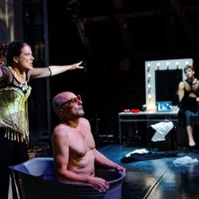 Bild: Faust01 - Kleines Theater Landshut