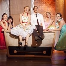 Bild: All you need is cheese - Das ultimative 50er Jahre Musical mit Petticoat und Käseigel