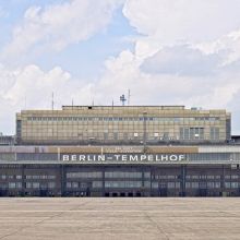 Bild: Führungen auf dem Flughafen Tempelhof