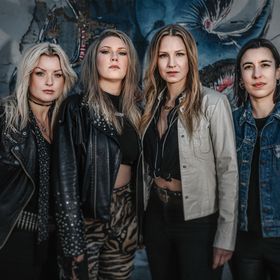 Bild: Thundermother - Support: Igel vs. Shark