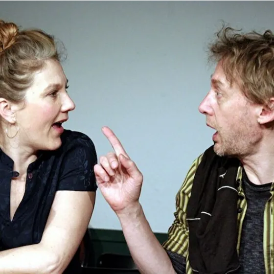 Bild: Keiner hat gesagt, dass du ausziehen sollst - Kleines Theater Landshut