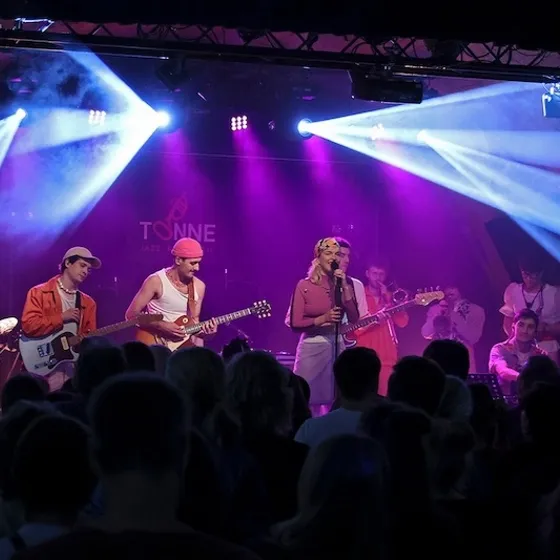 Bild: Searching For Home