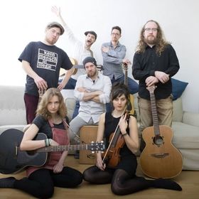 Bild: Linda und die lauten Bräute