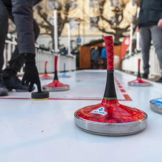 Bild: Eisstockschießen auf dem Weihnachtsmarkt in Herford