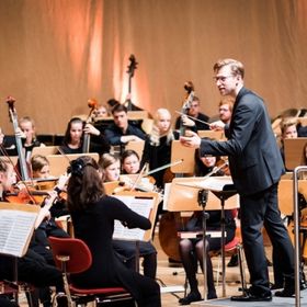 Kinderorchester NRW: 4 Elemente - Familienkonzert für Publikum ab 8 - Dirigent: György Mészáro
