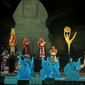 Bild: AIDA Oper vor den Pyramiden - Opernhaus Kairo
