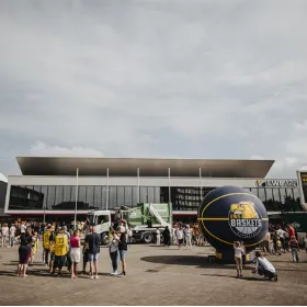Bild: Große EWE ARENA Oldenburg