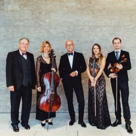 Bild: Herr Rössler und sein Tiffany Ensemble