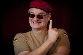 Bild: Ausbilder Schmidt