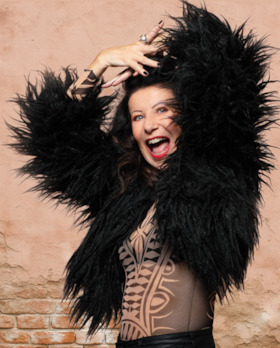 Bild: Patrizia Moresco - Ausser Kontrolle – Wer ist hier verrückt?