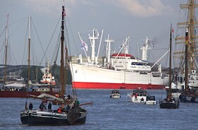 Bild: Genussfahrt zum 837. Hafengeburtstag Hamburg