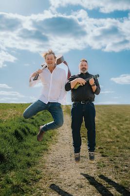 Bild: Da Huawa und I - ghupft wia gsprunga