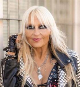 Bild: Doro - Conqueress – Forever Strong And Proud