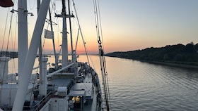 Bild: Dämmertörn und Lichterfahrt HAMBURG - HAMBURG