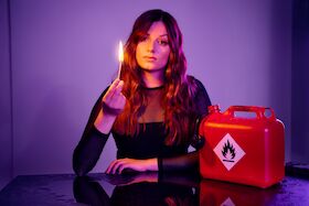 Bild: Lara Ermer - Leicht entflammbar