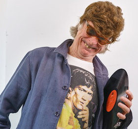 Bild: HELGE SCHNEIDER -  Ellebogen vom Tich!