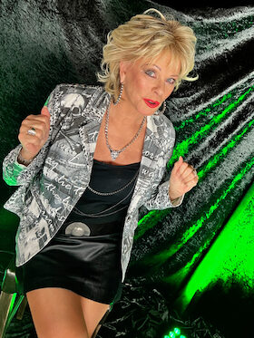 Bild: Lisa Fitz - "HEIMLEUCHTEN"