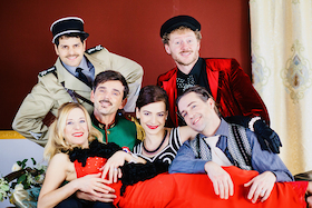 Bild: GANZ PARIS TRÄUMT VON DER LIEBE - Ein Theaterstück mit Stefanie Hertel