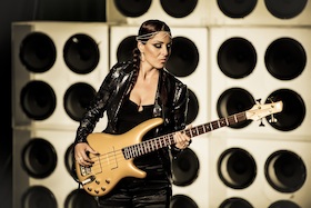 Bild: Ida Nielsen & The Funkbots - Die Ex-Prince Bassistin