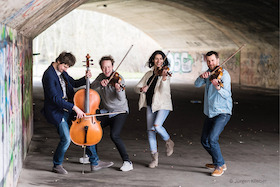 Bild: Dancing Strings: The ABBA Classics - Stadtplatz - Dancing Strings: The ABBA Classics - EW Passau