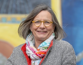 Bild: Bücherkoffer mit Annemarie Stoltenberg