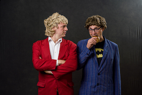 Bild: Zärtlichkeiten mit Freunden - Alles muss, nichts kann