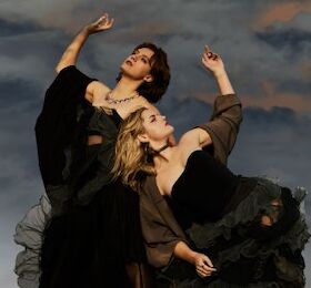 Bild: Charm of Finches: Wonderful Oblivion