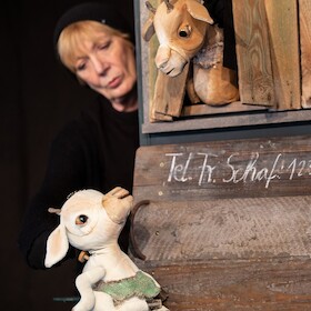 Bild: Sieben allein Zuhaus