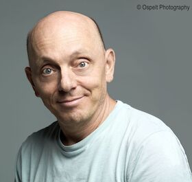 Bild: Bernadette Schoog im Gespräch mit Bernhard Hoëcker