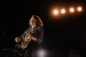 Bild: ALLEIN MIT DEM REST DER WELT #1