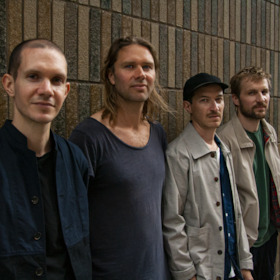 Bild: Girls In Airports: Live In Concert