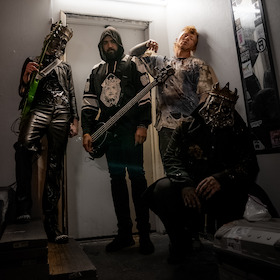 Bild: KING 810 - Summer Solstice Tour - Support: MASURIA