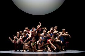 Bild: CCN Aterballetto  -  Rhapsody in Blue / An Echo, A Wave / Reconciliatio / Solo Echo