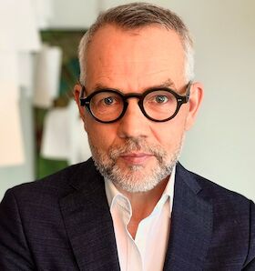 Bild: Reginas Gäste: Michael Roth - Regina Heidecke im Gespräch mit dem Autor und Politiker