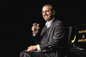 Bild: Hagen Rether - LIEBE