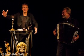 Bild: Füße am Feuer - Ein Abend in Balladen