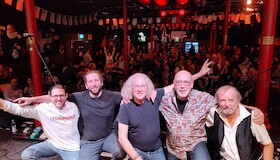 Bild: 13. American Bar Night - „Midlife or Crisis?“ & Friends