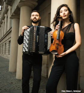 Bild: Tanz durch die Epochen