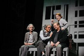Bild: Der Besuch der alten Dame - Tragische Komödie